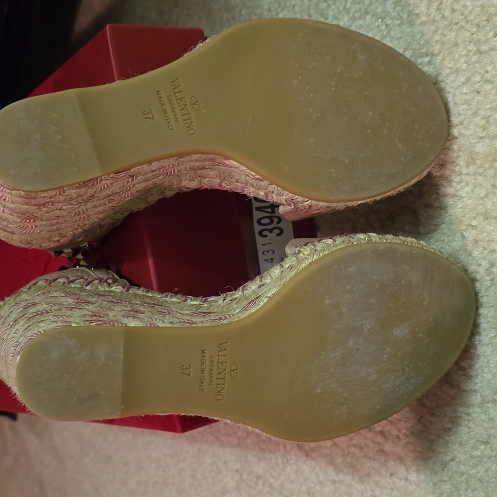 Valentino Women's Blush Wedge Sandals - Picture 8 of 9